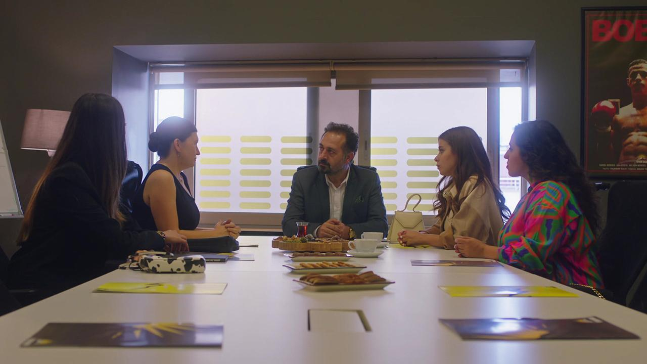 Selin, Asya'yı işsiz bıraktı!