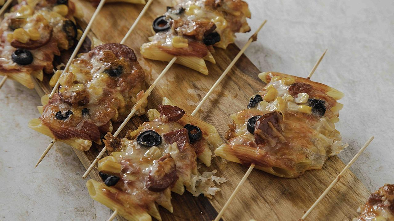 Makarna Pizza Tarifi - Makarna Pizza Nasıl Yapılır?