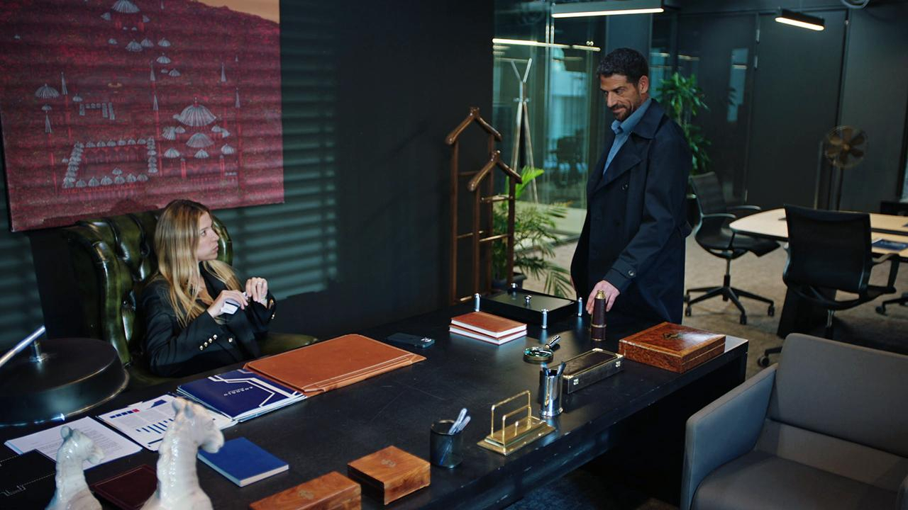 52. Bölüm – Selen'in eski aşkı ortaya çıktı!