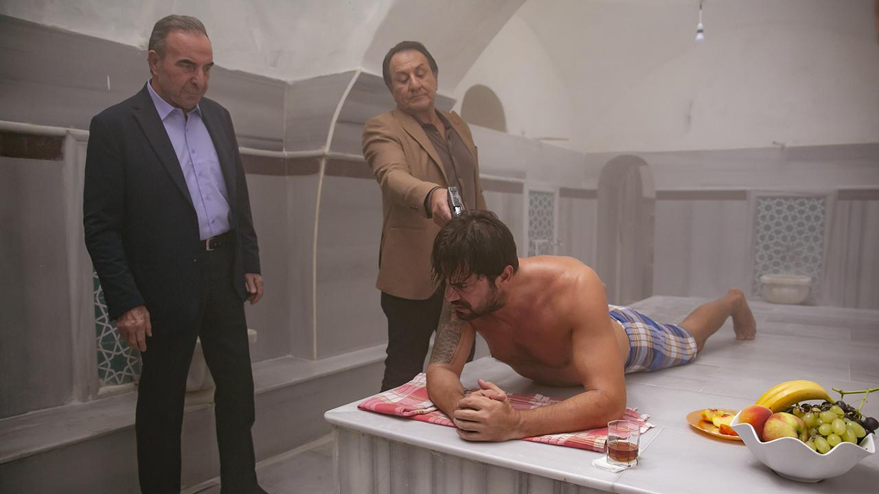 Ekip, Kadem'in tepesine çöktü!