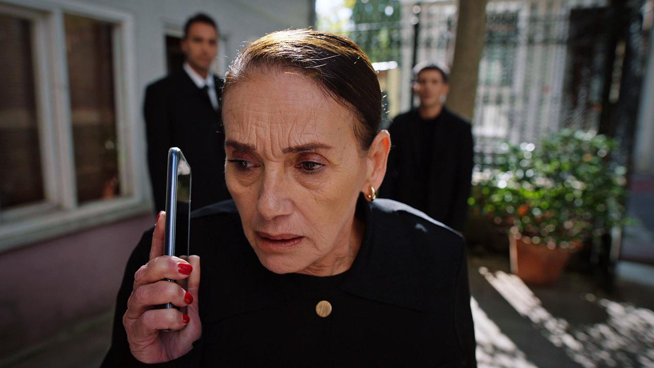54. Bölüm – Feride’ye gelen telefon şoke etti!