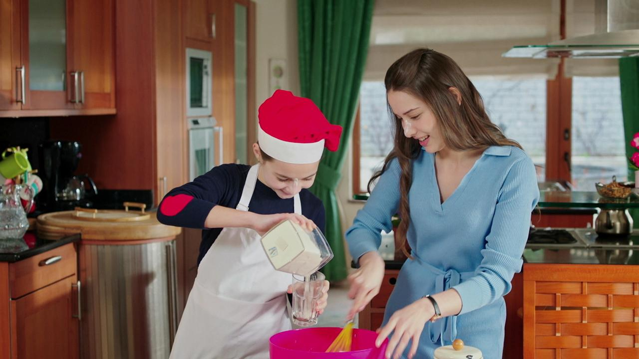 Melek ve Hicran, birbirlerine bağlanıyor!