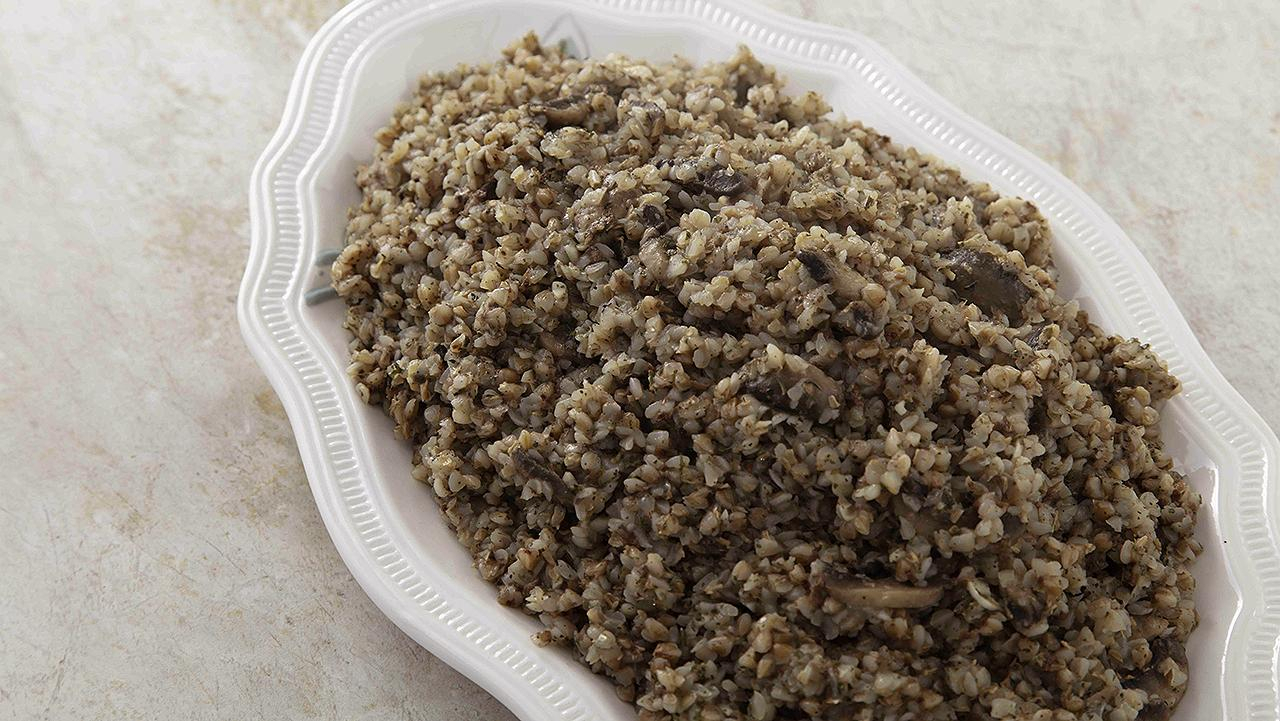 Mantarlı Karabuğday Pilavı Tarifi - Mantarlı Karabuğday Pilavı Nasıl Yapılır?