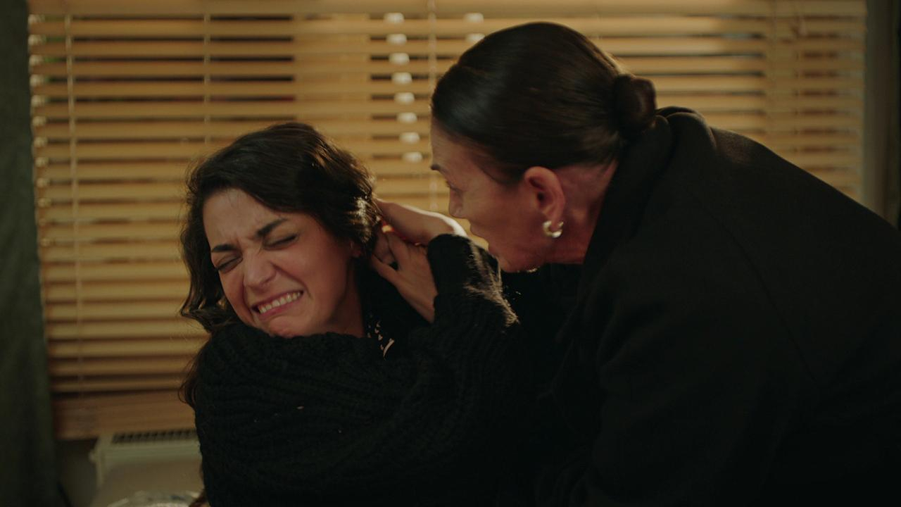 59. Bölüm – Feride, Billur’a saldırdı!