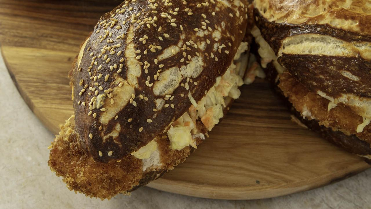 Tavuklu Burger Sandviç Tarifi - Tavuklu Burger Sandviç Nasıl Yapılır?