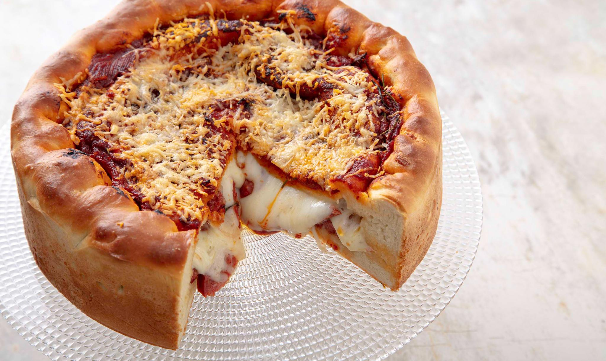 Deep Dish Pizza Tarifi - Deep Dish Pizza Nasıl Yapılır?