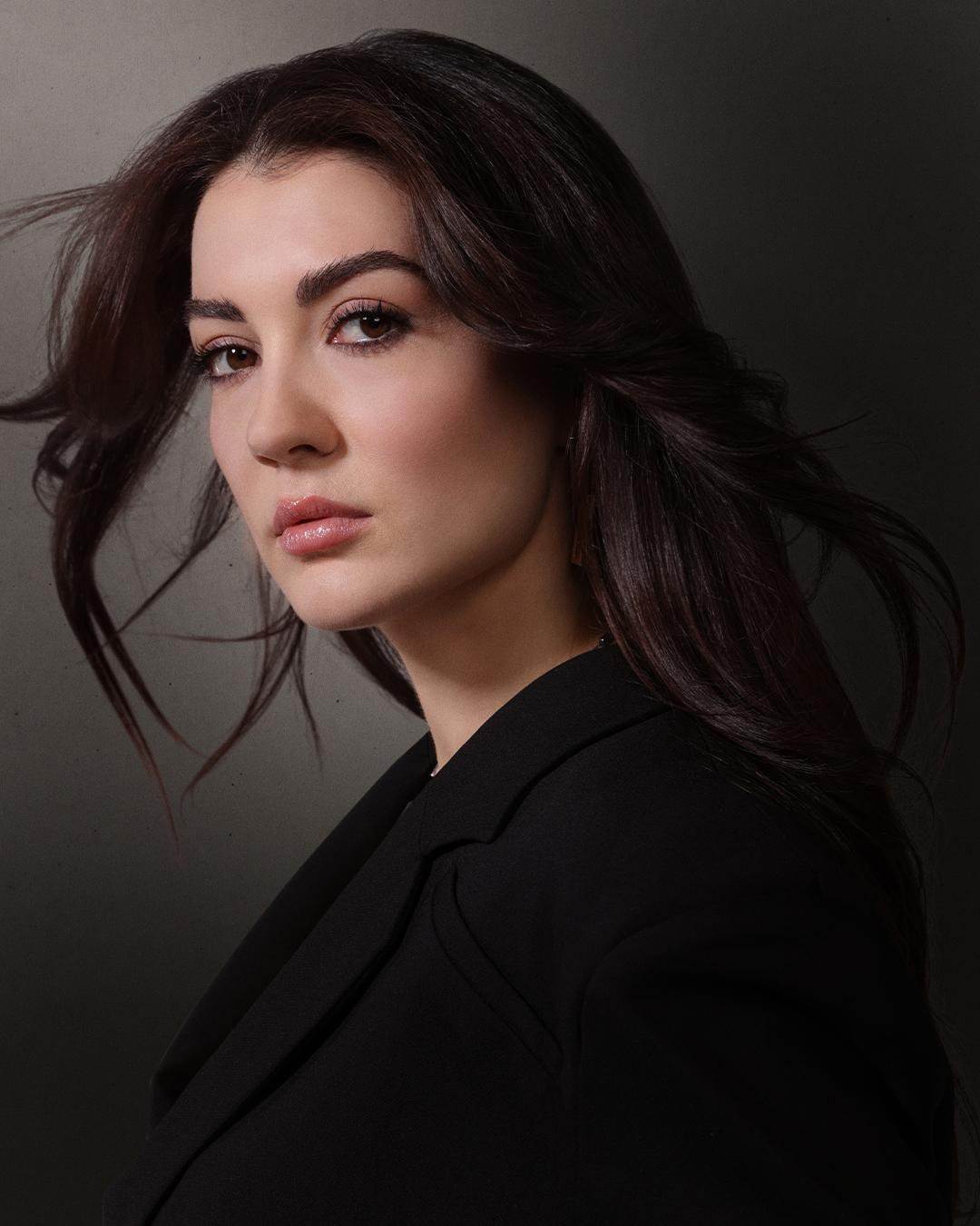 Deniz Gencer Akça ( Burcu Özberk)
