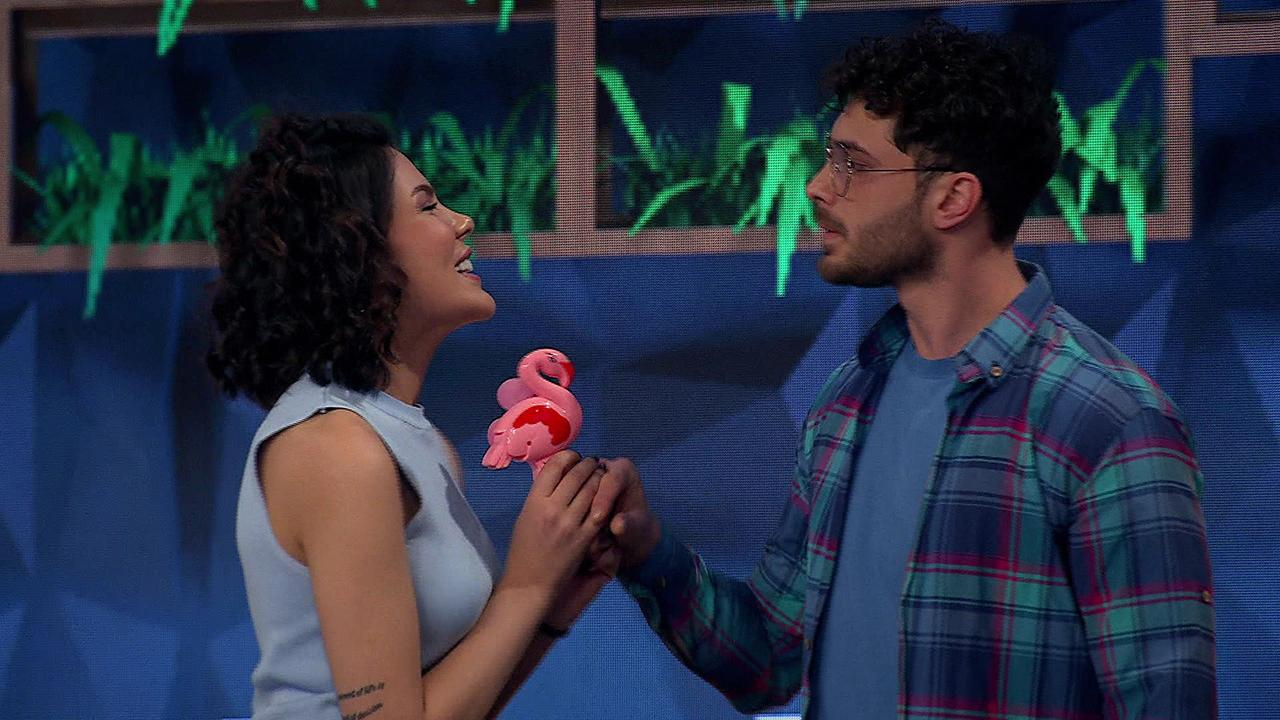Bu Adam Seni Aldatır Performansı 