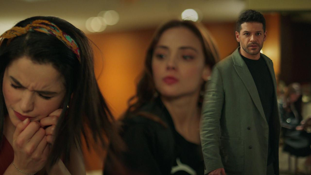 Aslı, Mehmet ve Hatice’yi beraber yakaladı!