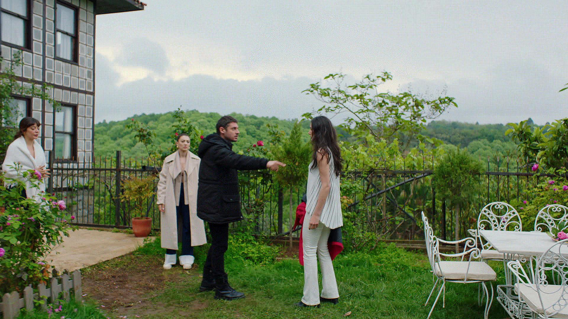 Ali, Narin'i kapı dışarı etti!