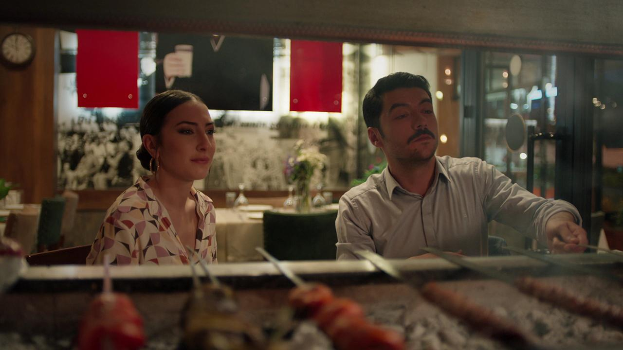 Mahmut, Beste için mekan kapattı!