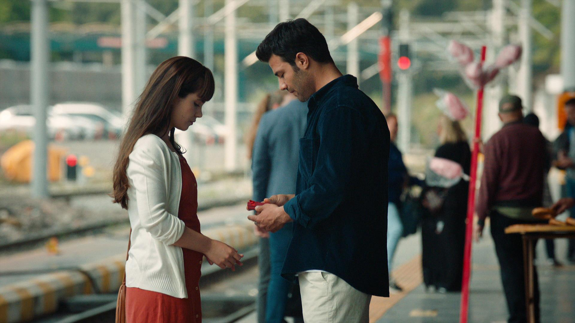 Yüreklere dokunan ayrılık!