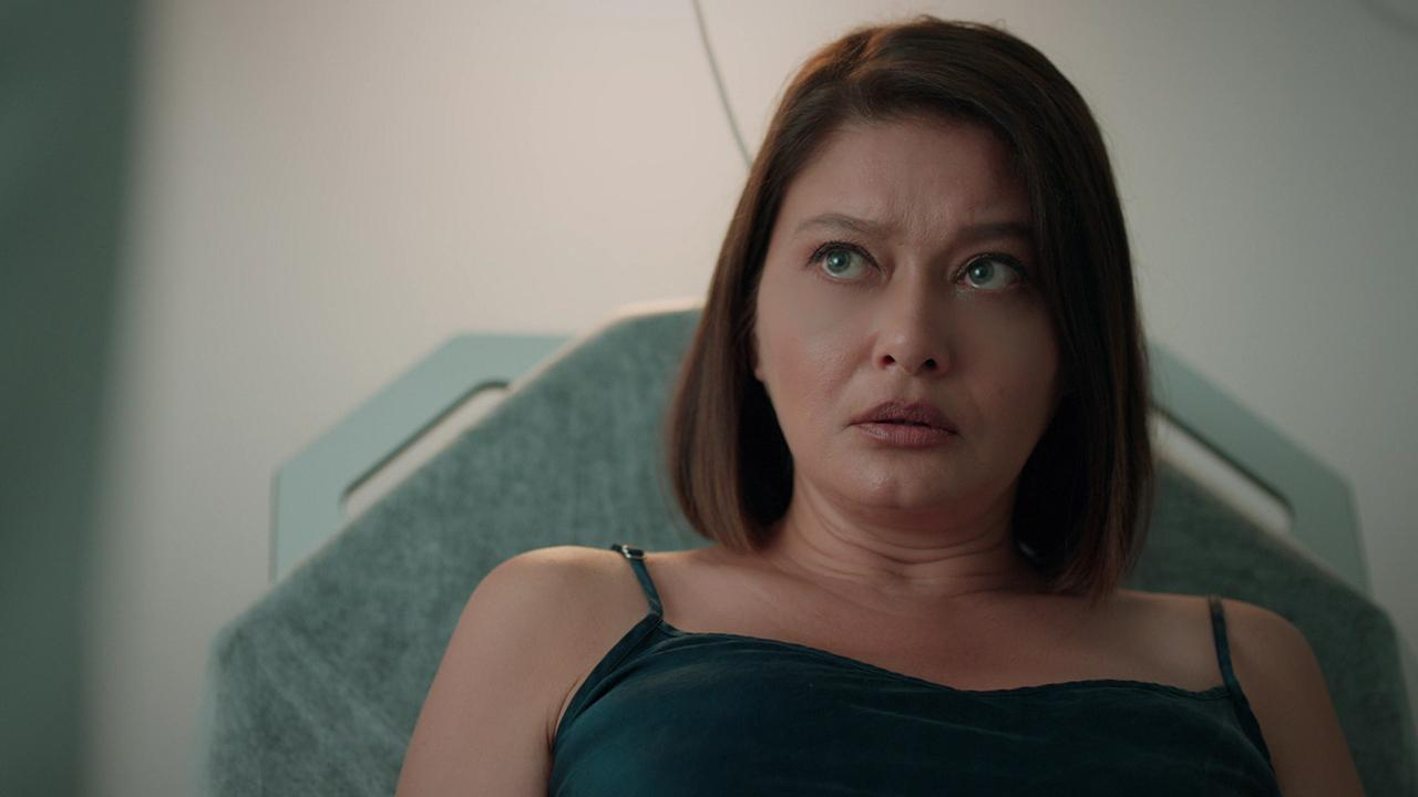 Alanur hasta olduğunu öğrendi!