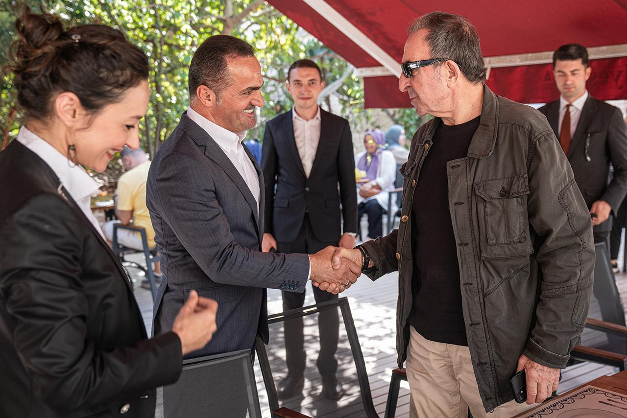 Arka Sokaklar ekibi ve Beyoğlu Belediye Başkanı Haydar Ali Yıldız bir araya geldi!