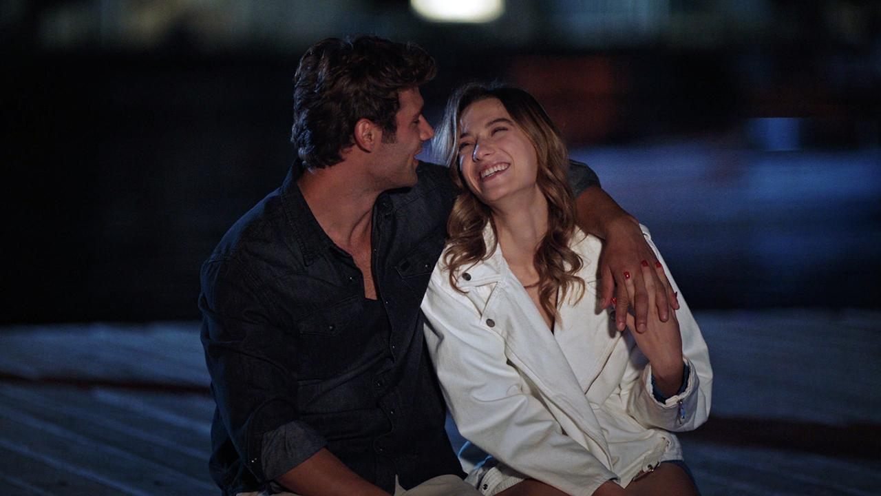 Gece ve Özgür'ün doludizgin aşkı!