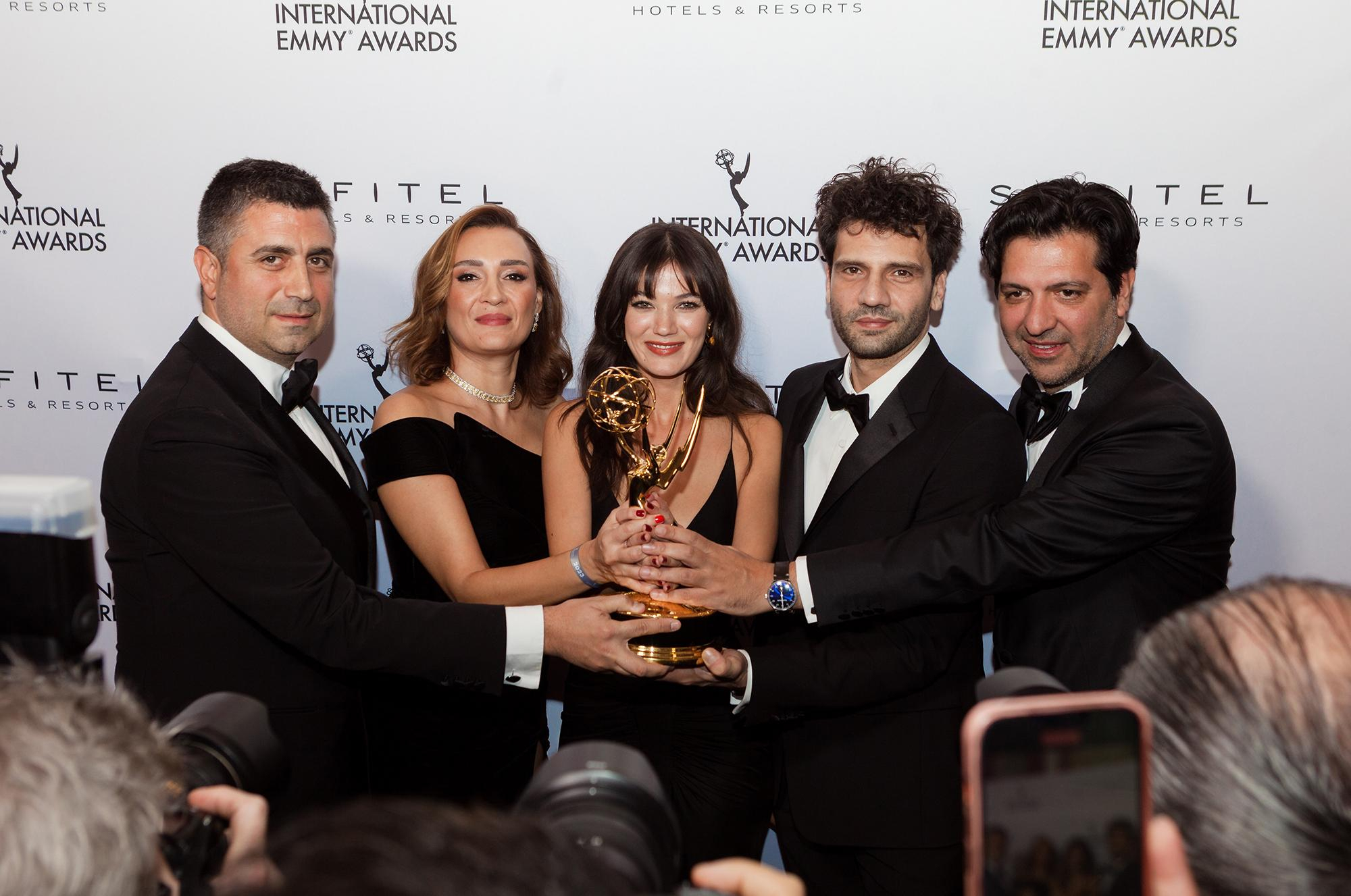 Uluslararası Emmy Ödülleri'nde en iyi "Telenovela" ödülü Yargı'nın oldu! -  Yargı - Haber