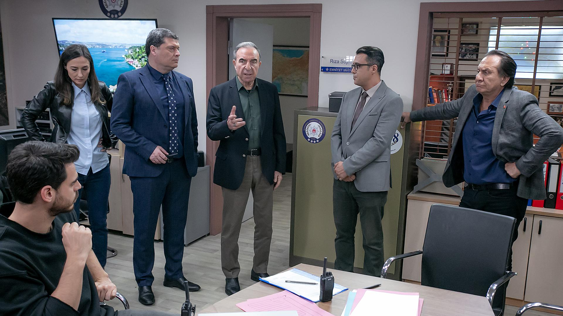 Ünal, ekibin içine sızdı!