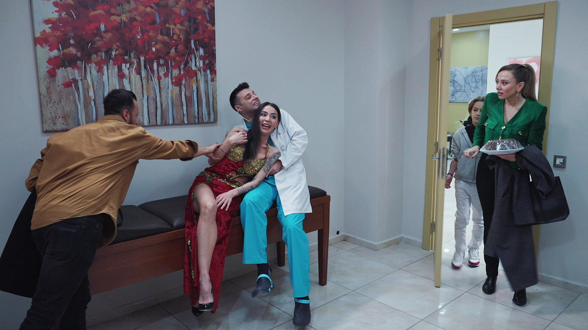 Yağız dansözle basıldı!