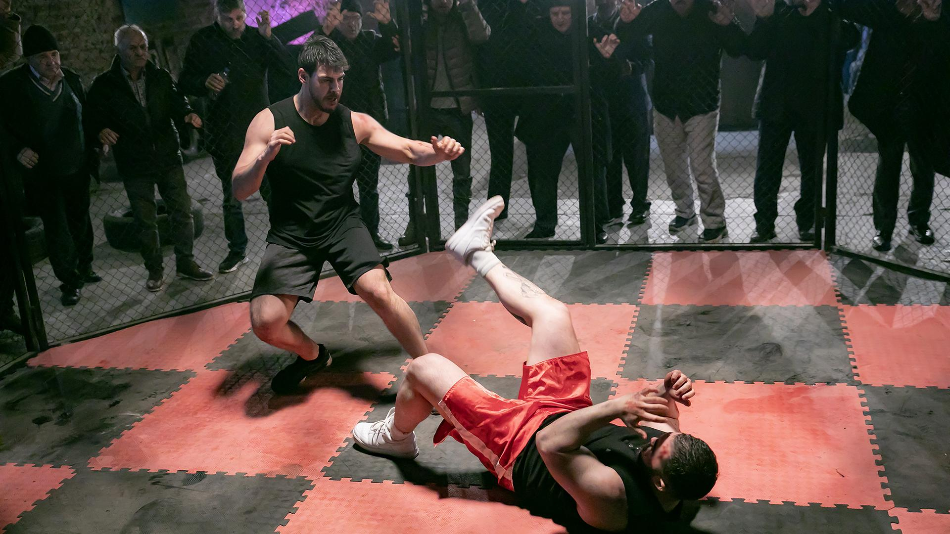 Kadir kafes dövüşünde!