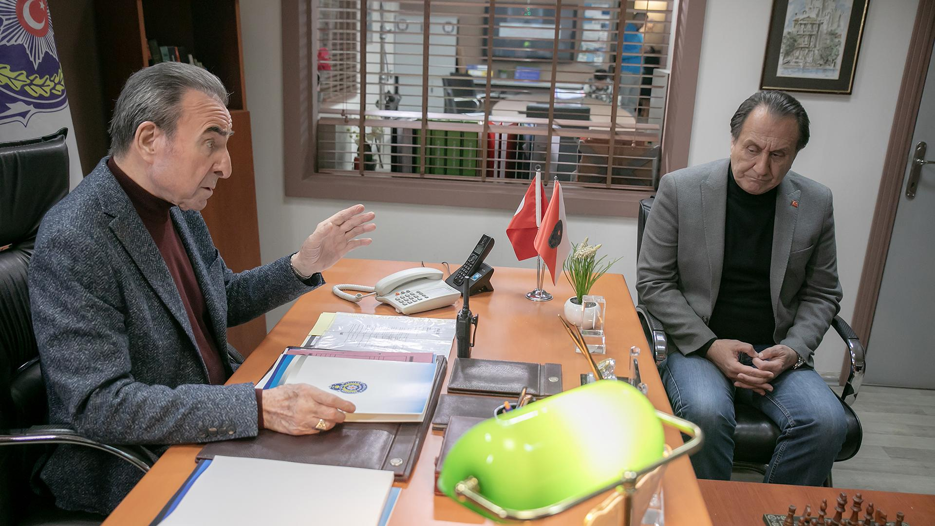 Hüsnü'nün emeklilikle ilgili şok kararı!