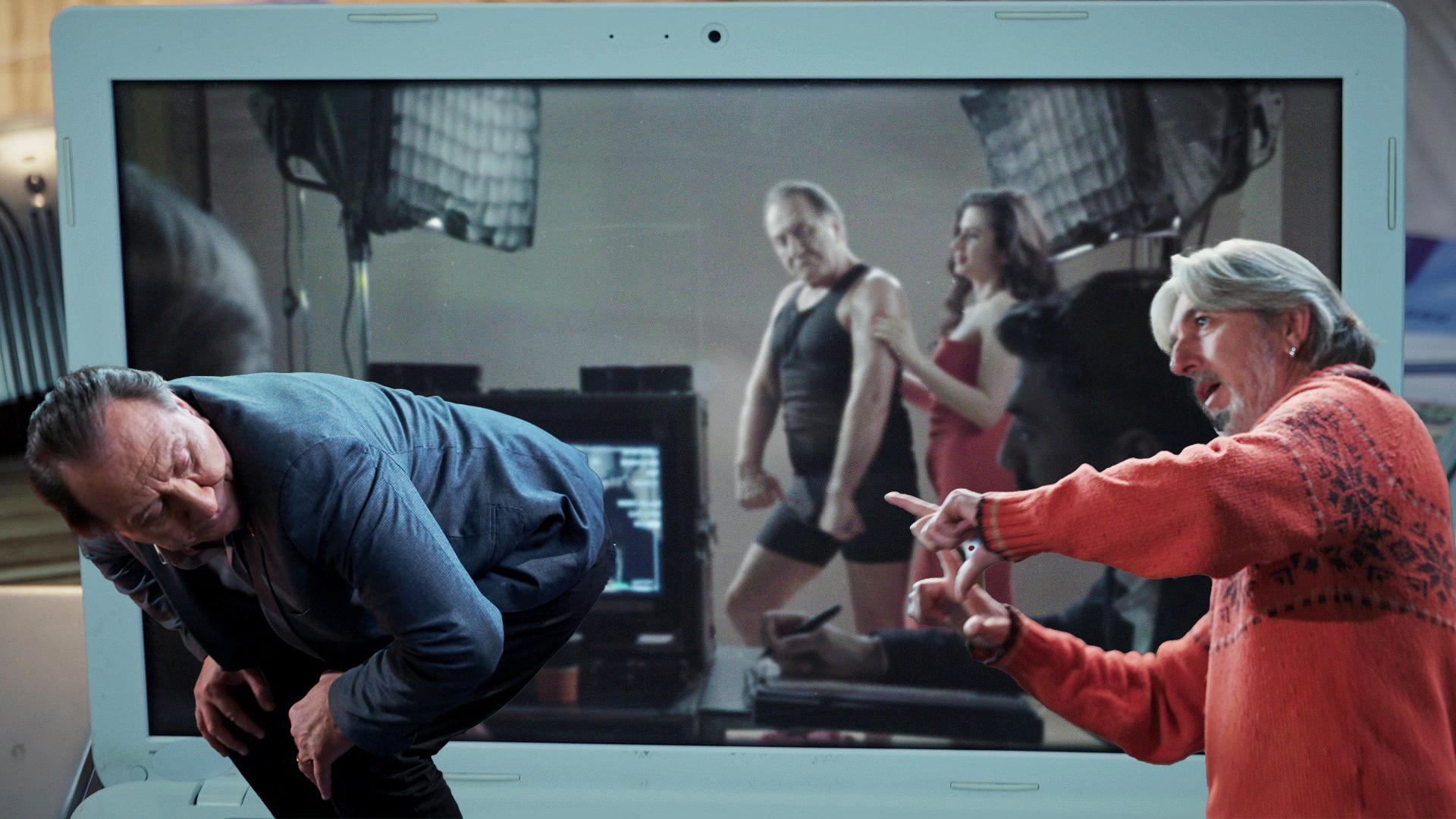 Hüsnü'nün libidosunu yükselten reklam!