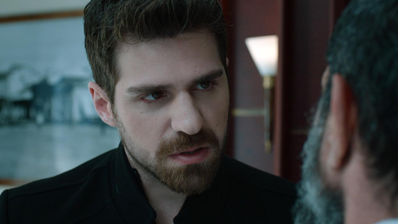 Ailemden uzak duracaksın Adnan!