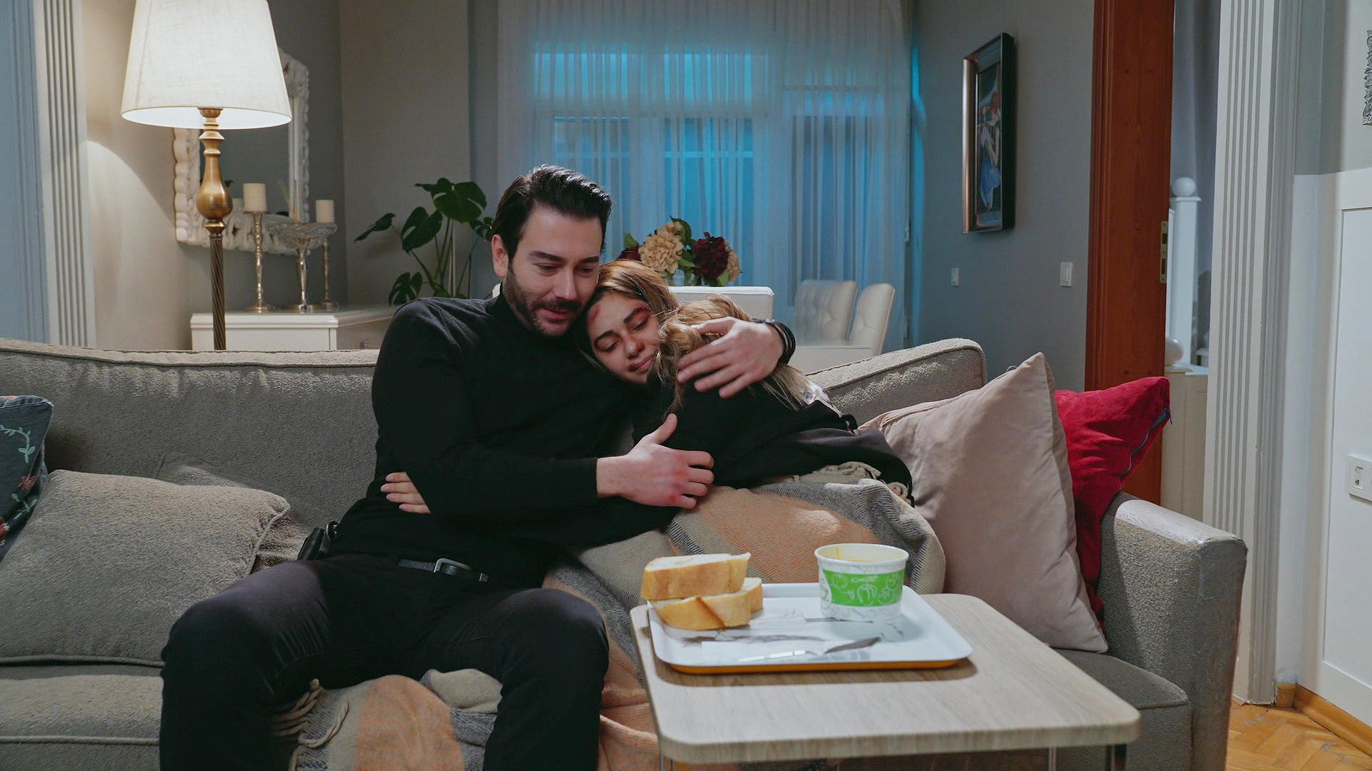 Emre, Cansu'nun travmasını atlatabilmesi için büyük destek veriyor!