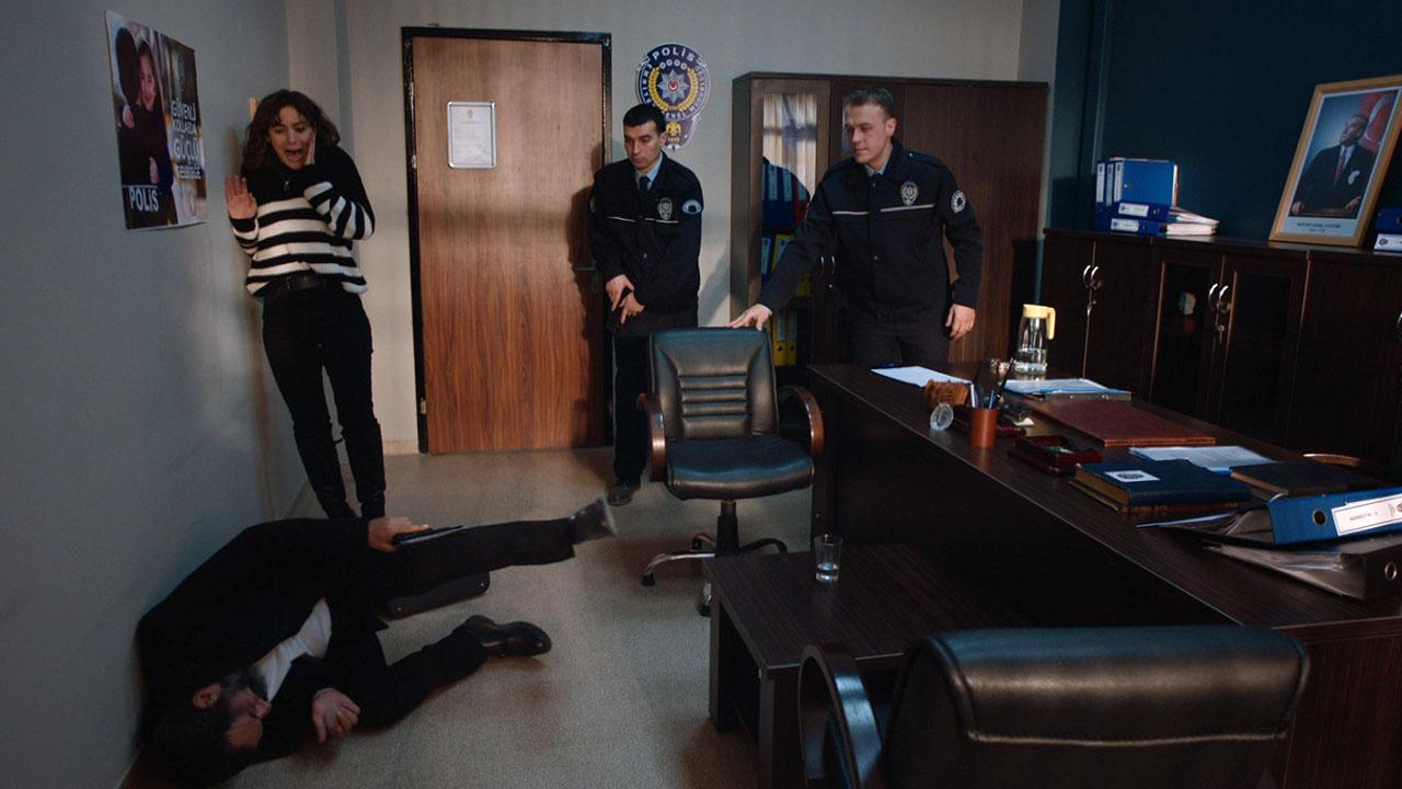 Adnan, intihar etti!