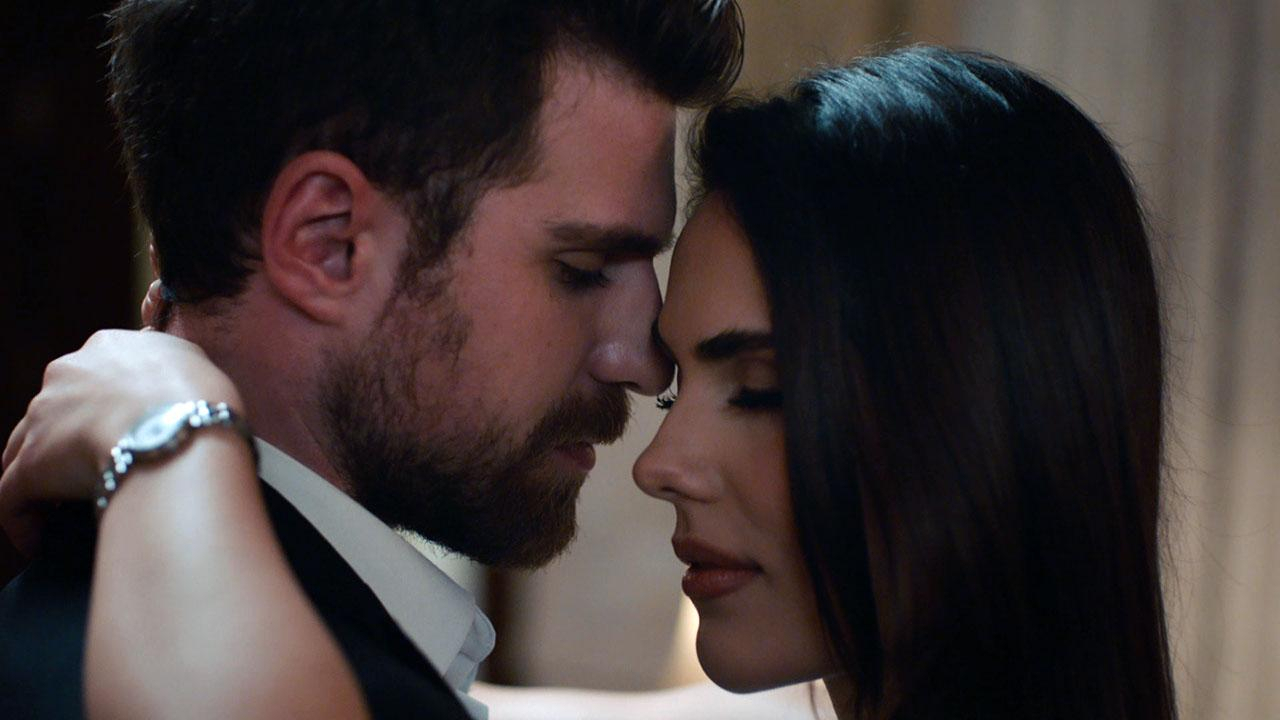 Romantik evlilik teklifi geldi!