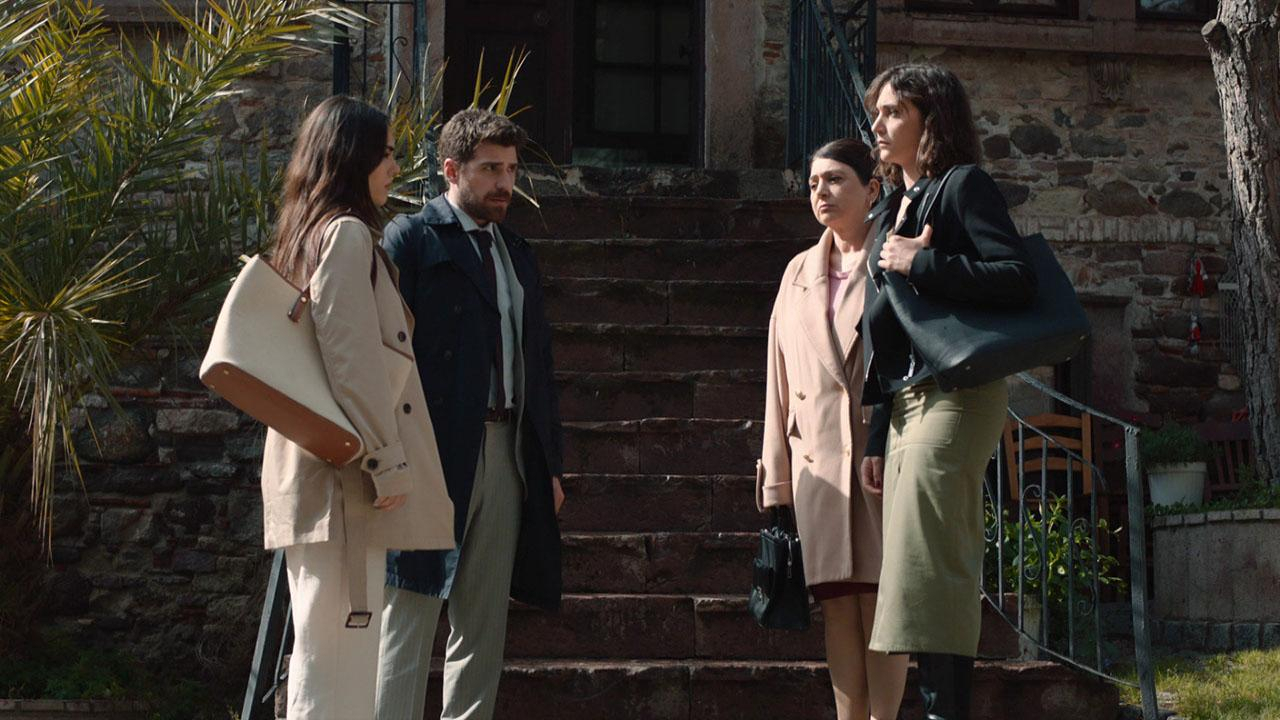 Türkan, hisselerini Derya'ya devretti!