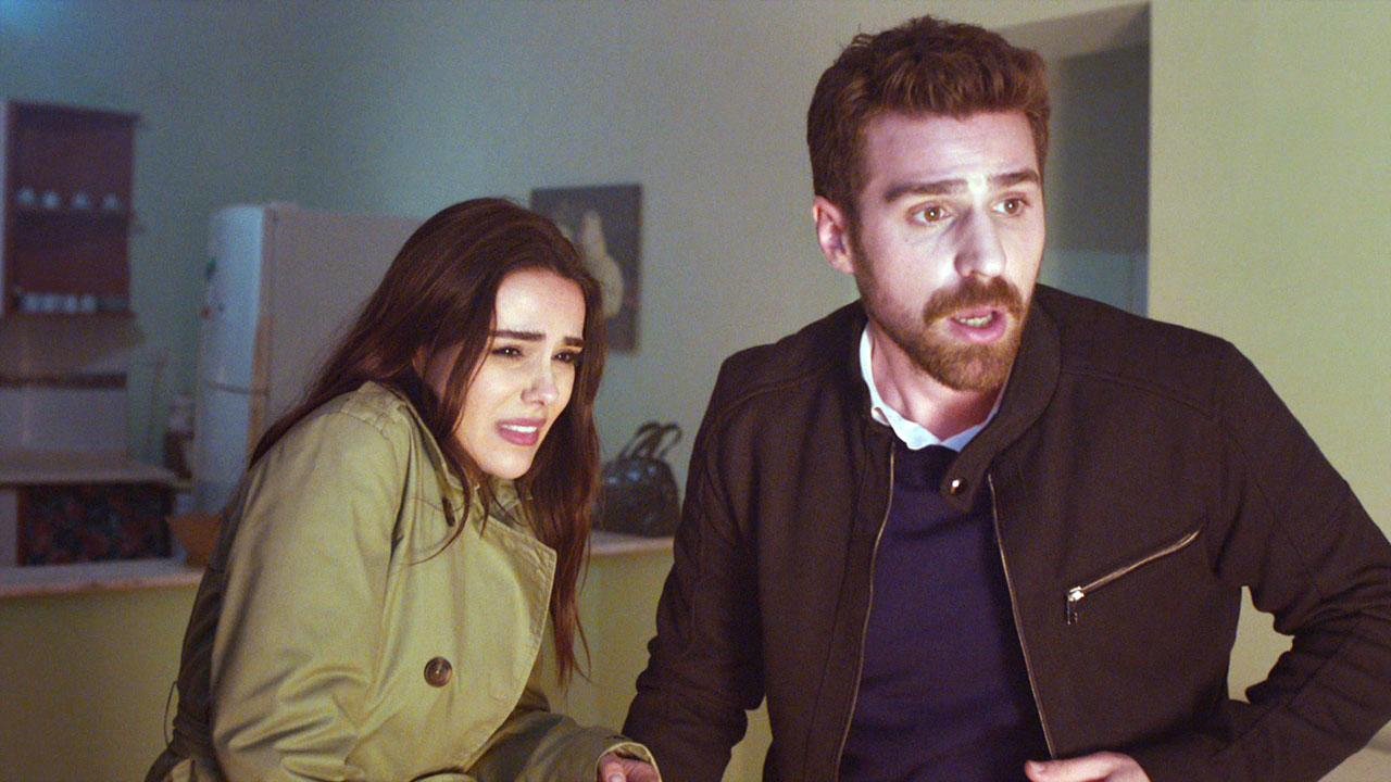 Alevlerin arasında kaldılar!