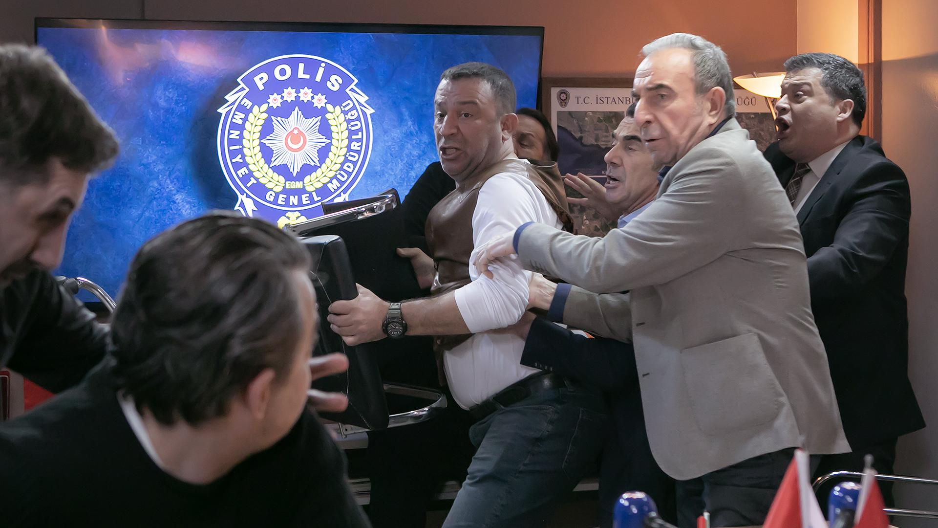 Arka Sokaklar 676. Bölüm