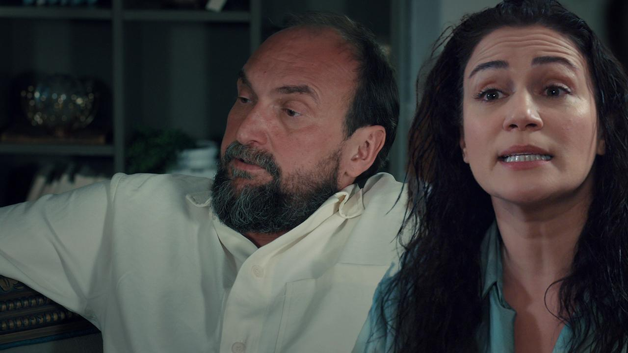 Kocası Berrin'den şüpheleniyor!