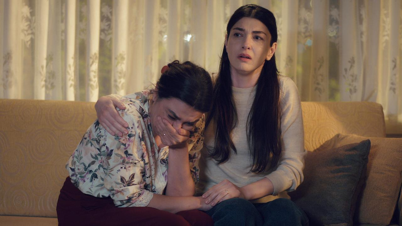 Hazal benim kızım değil abla! 