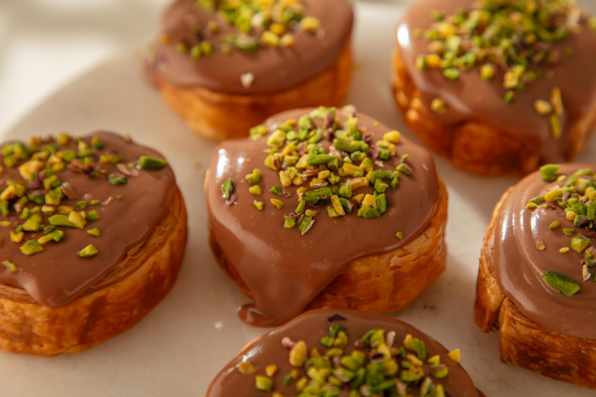 Arda’nın Mutfağı – Çikolatalı Fıstıklı Cruffin – Çikolatalı Fıstıklı Cruffin Nasıl Yapılır?
