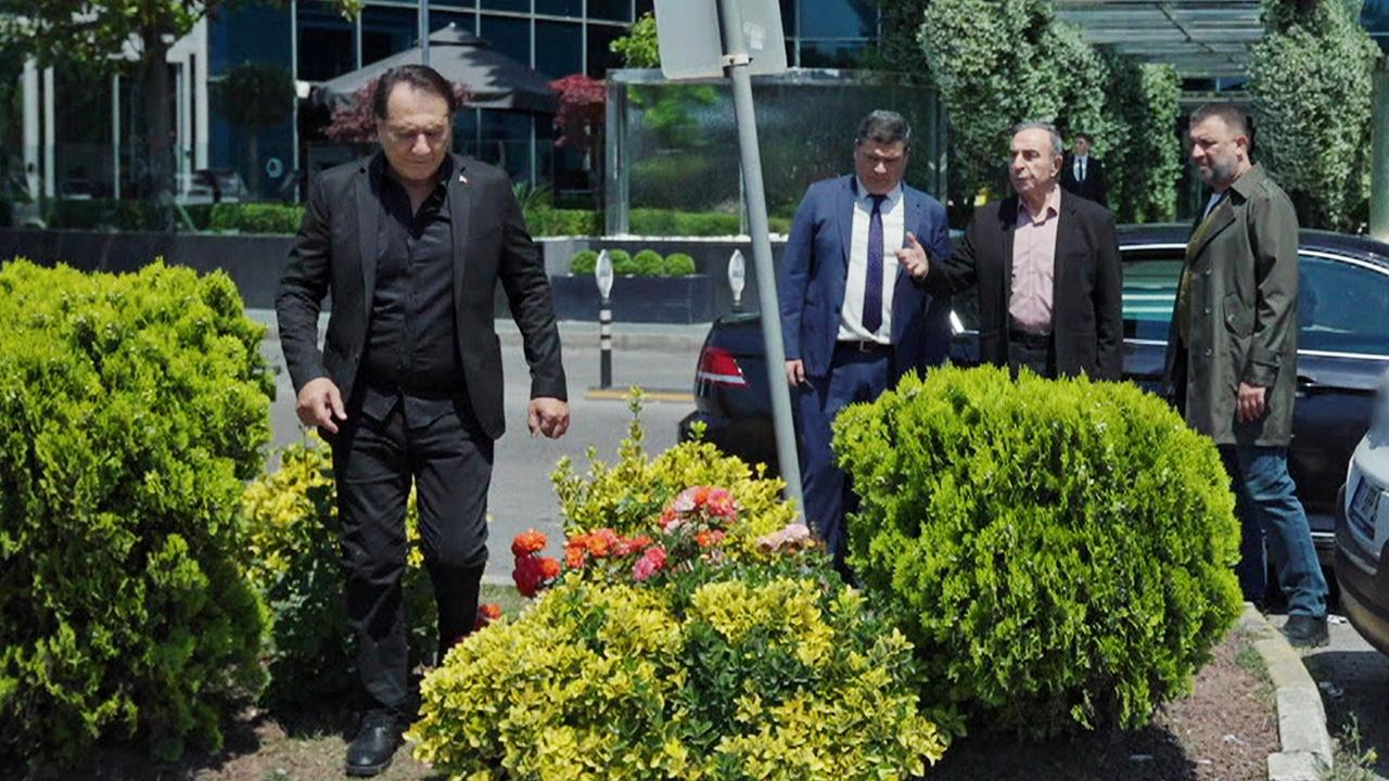 Tevfik’e karşı ekibin eli kolu bağlanıyor!