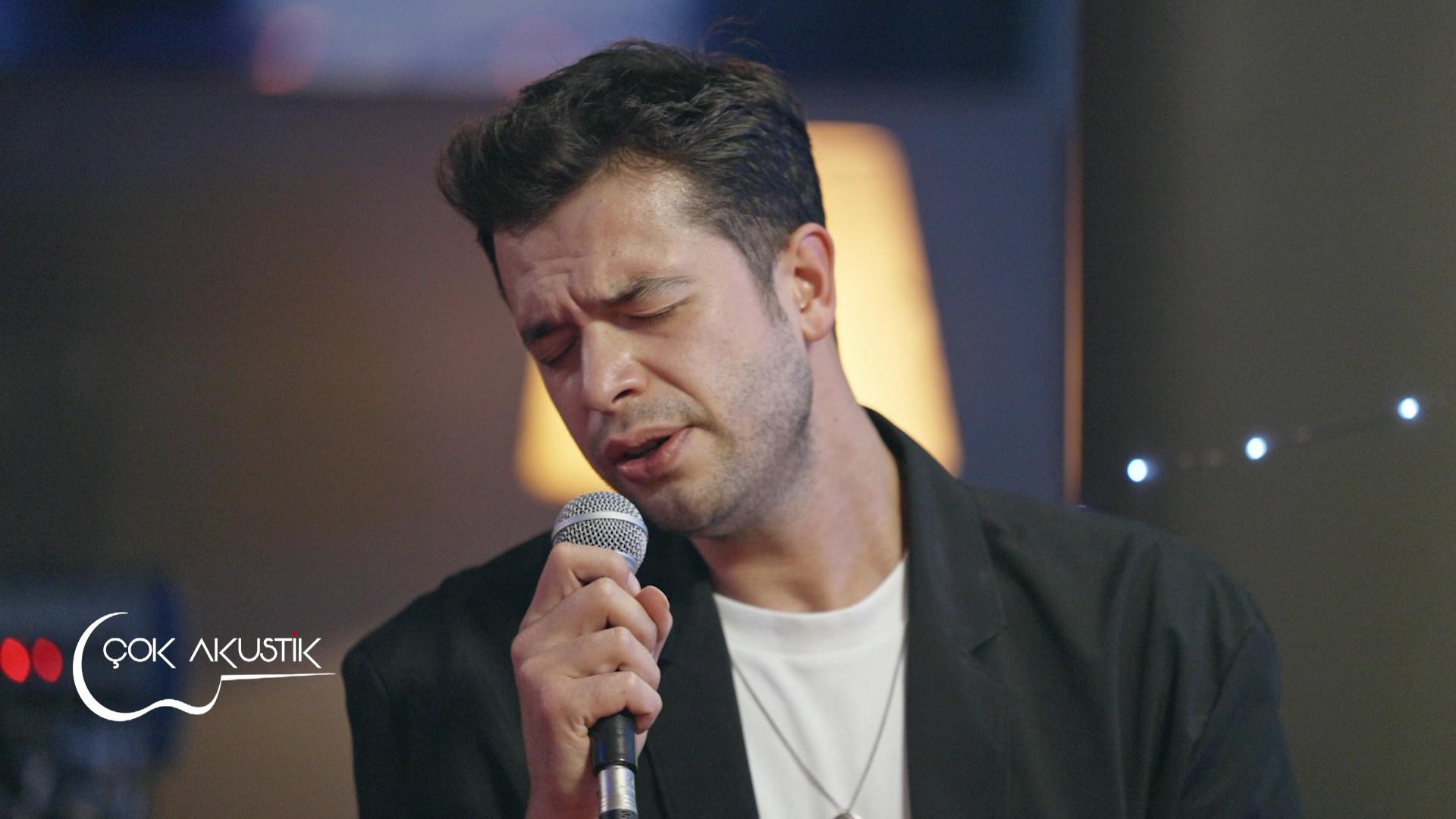 Atakan Çelik'ten "Yani" performansı!