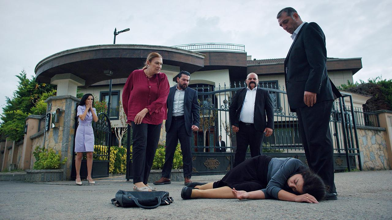 Hülya’yı Zehra’nın elinden zor aldılar!