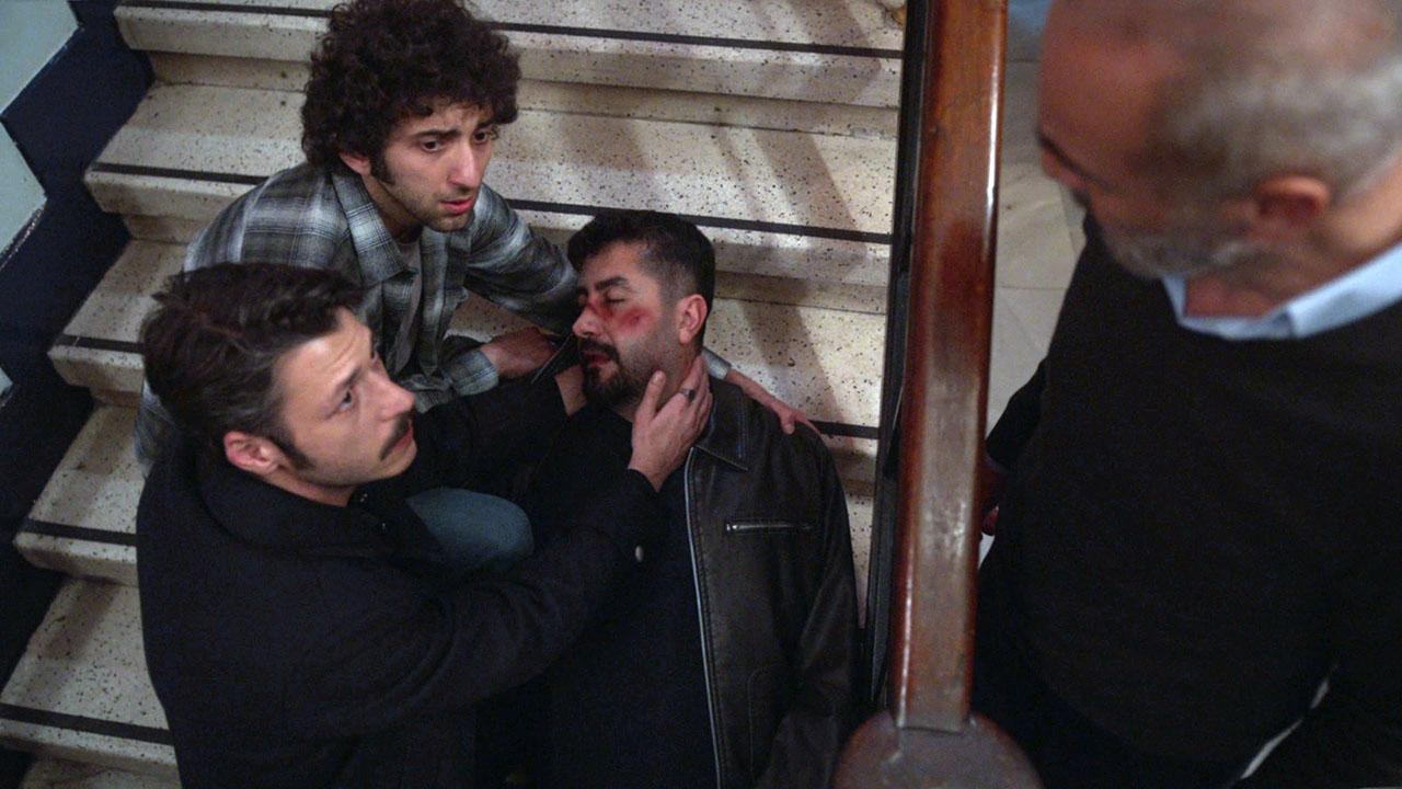 Zahir, Necmi’ye saldırıp Aleyna’yı kaçırdı!
