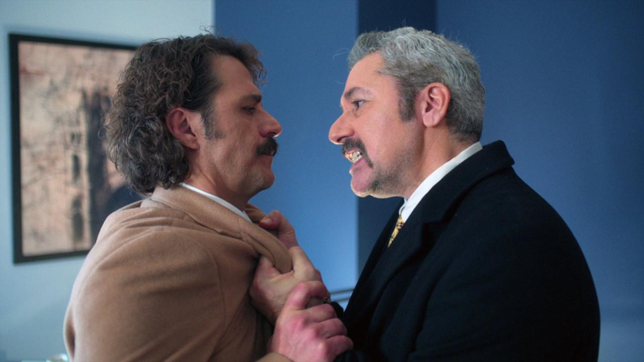 Ailemden uzak duracaksın!