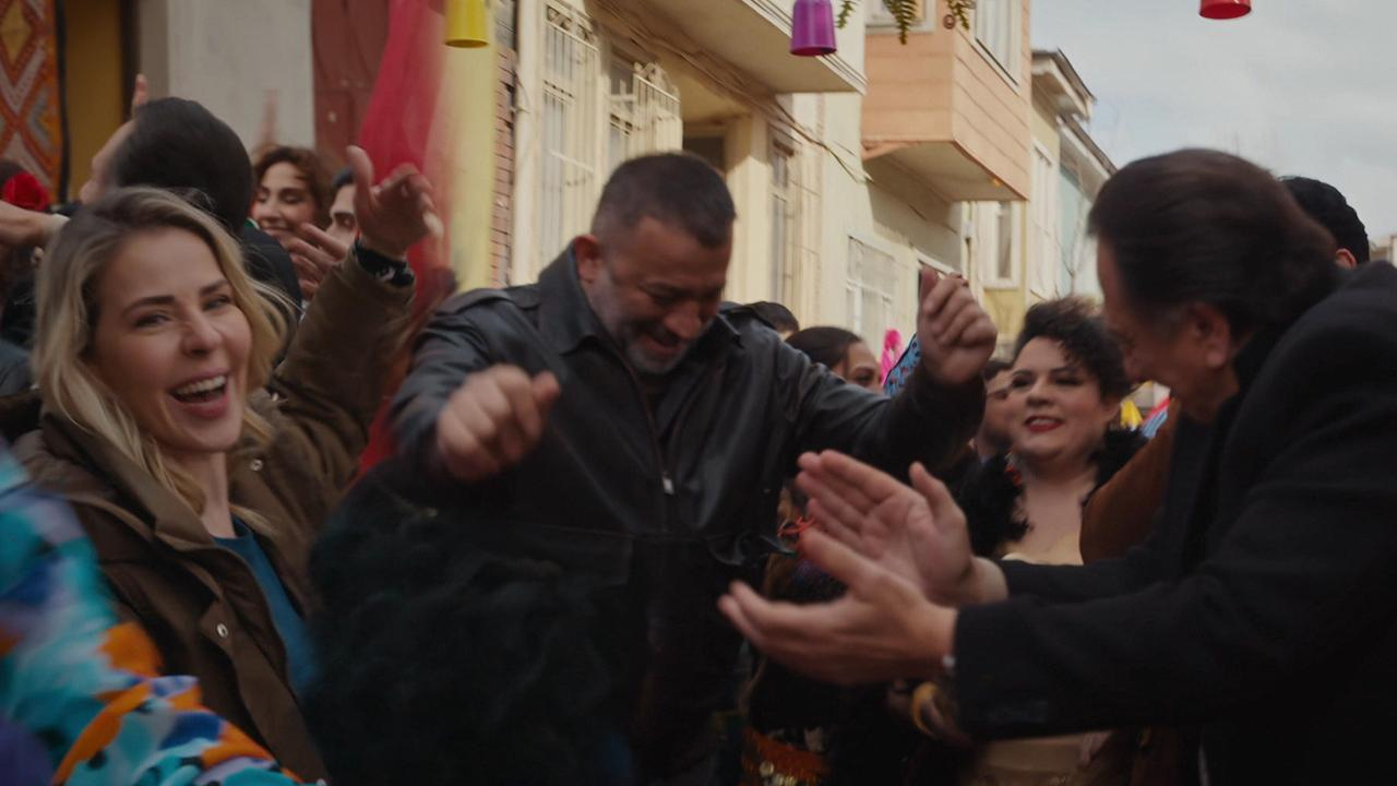 Ekip kurtlarını döktü!