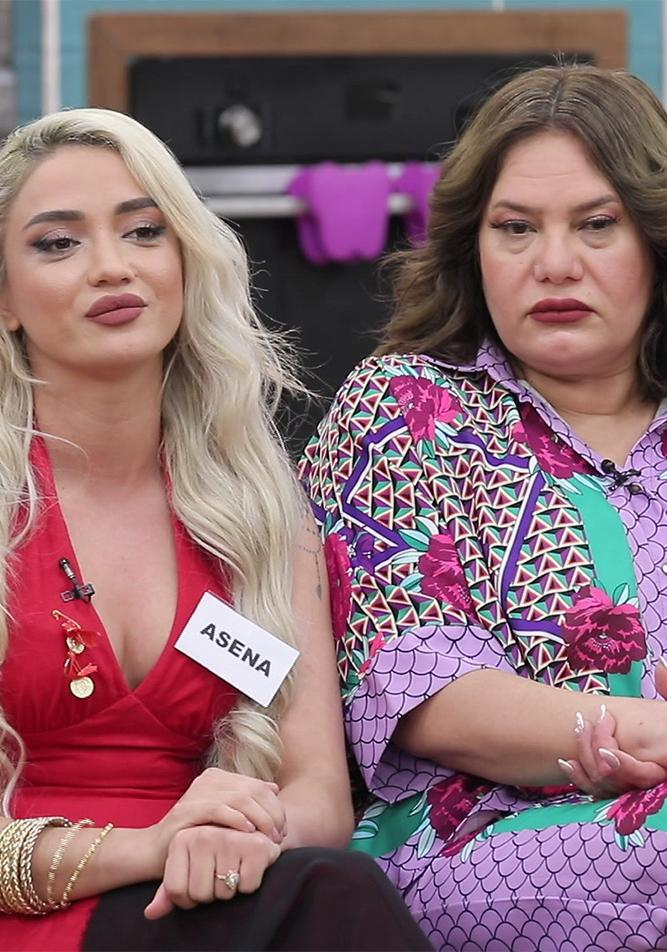 Asena ve Nesrin Hanım arasındaki altın bilezik krizi!