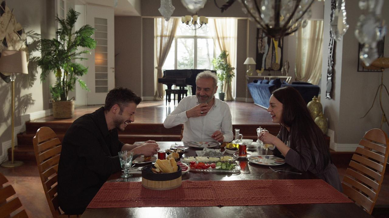 Yıllar sonra aynı evde kaldılar!