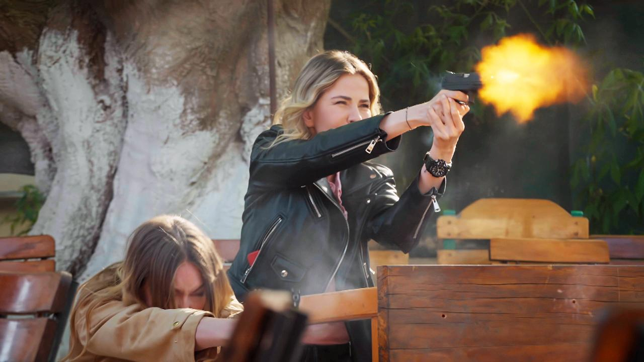 Selin ile Gökçe saldırının ortasında kaldı!