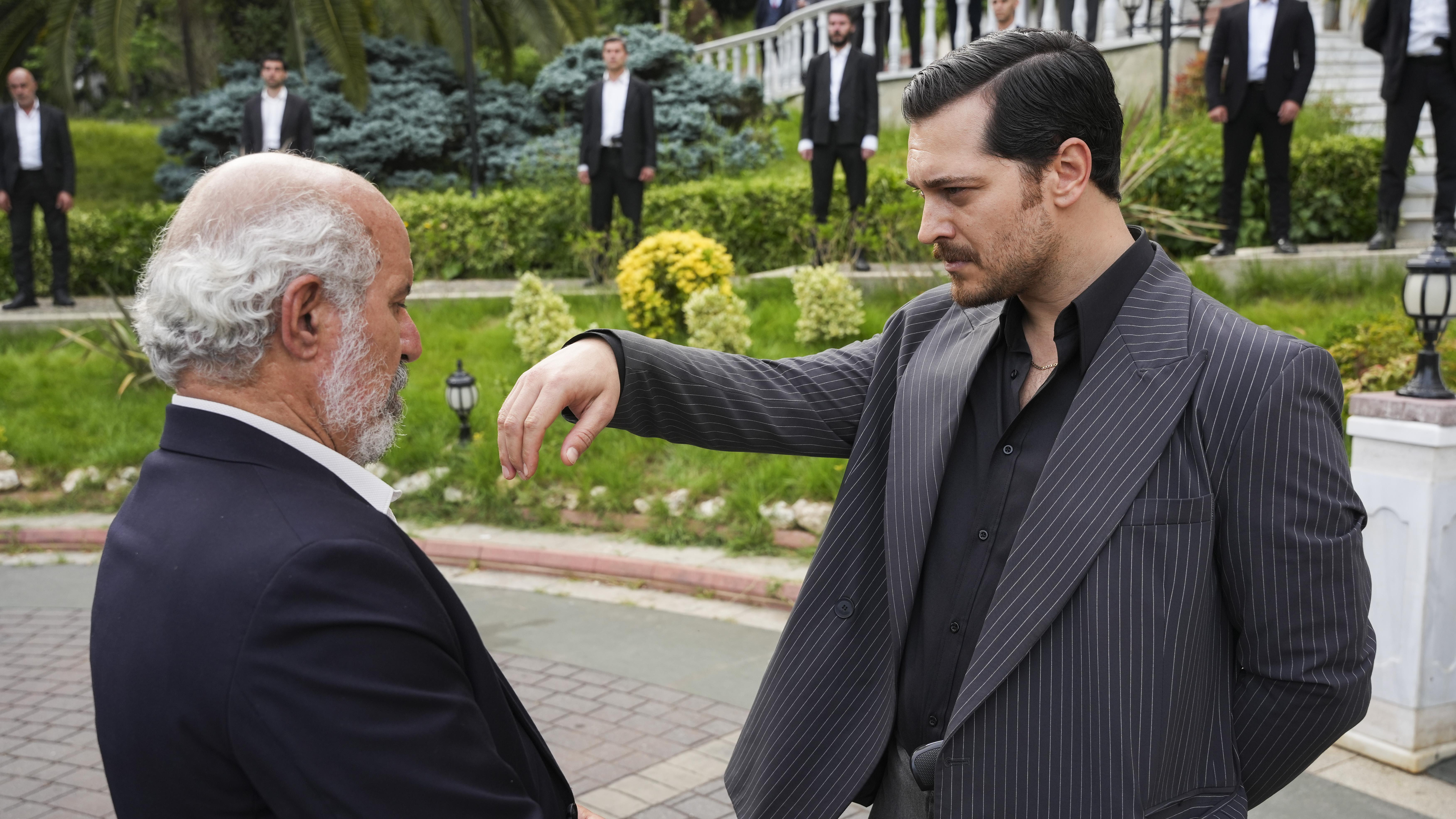 'Sana aşık olmamak çok zor Eşref Tek!'