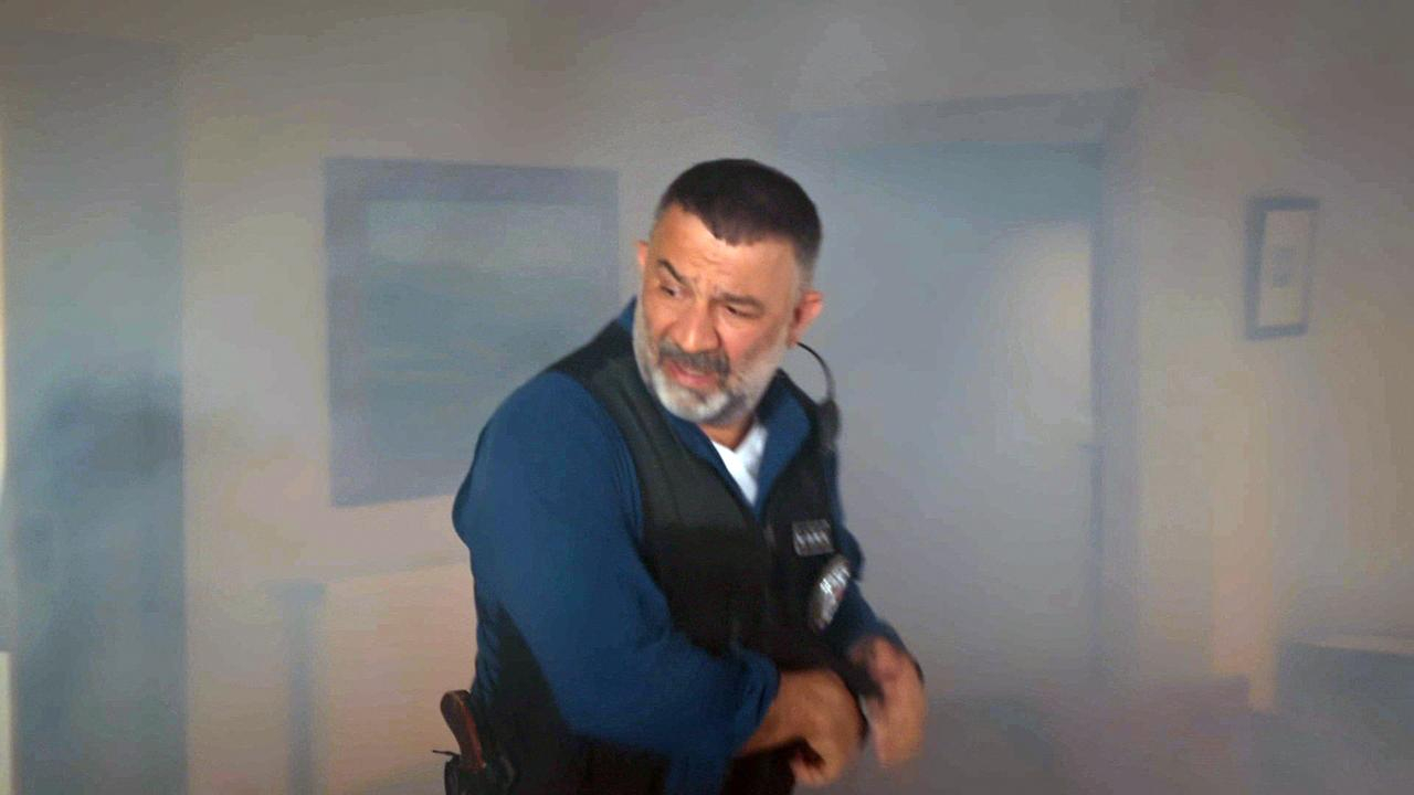 Mesut baskının ortasında kaldı!