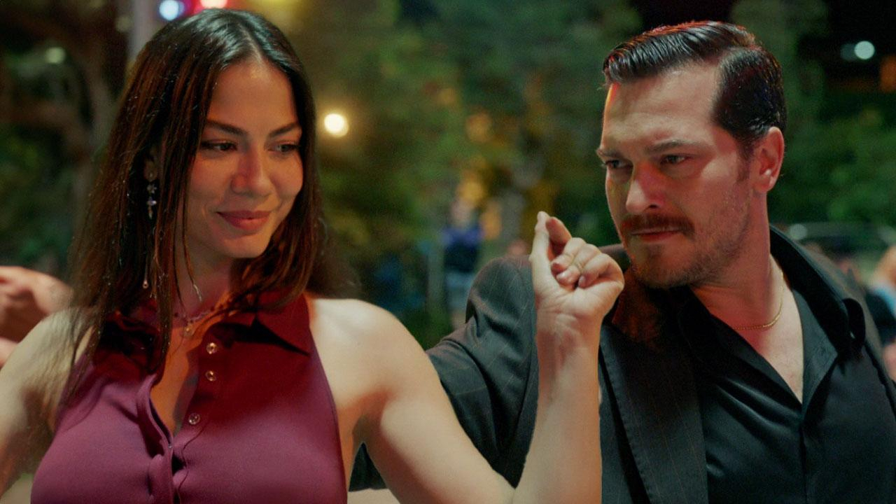 Aşıklardan efsane zeybek!