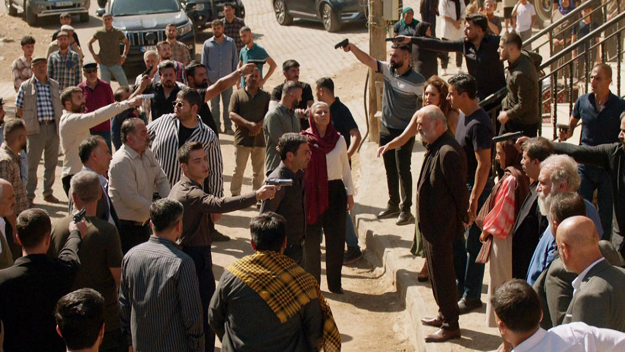 Albora meydanında silahlar çekildi!
