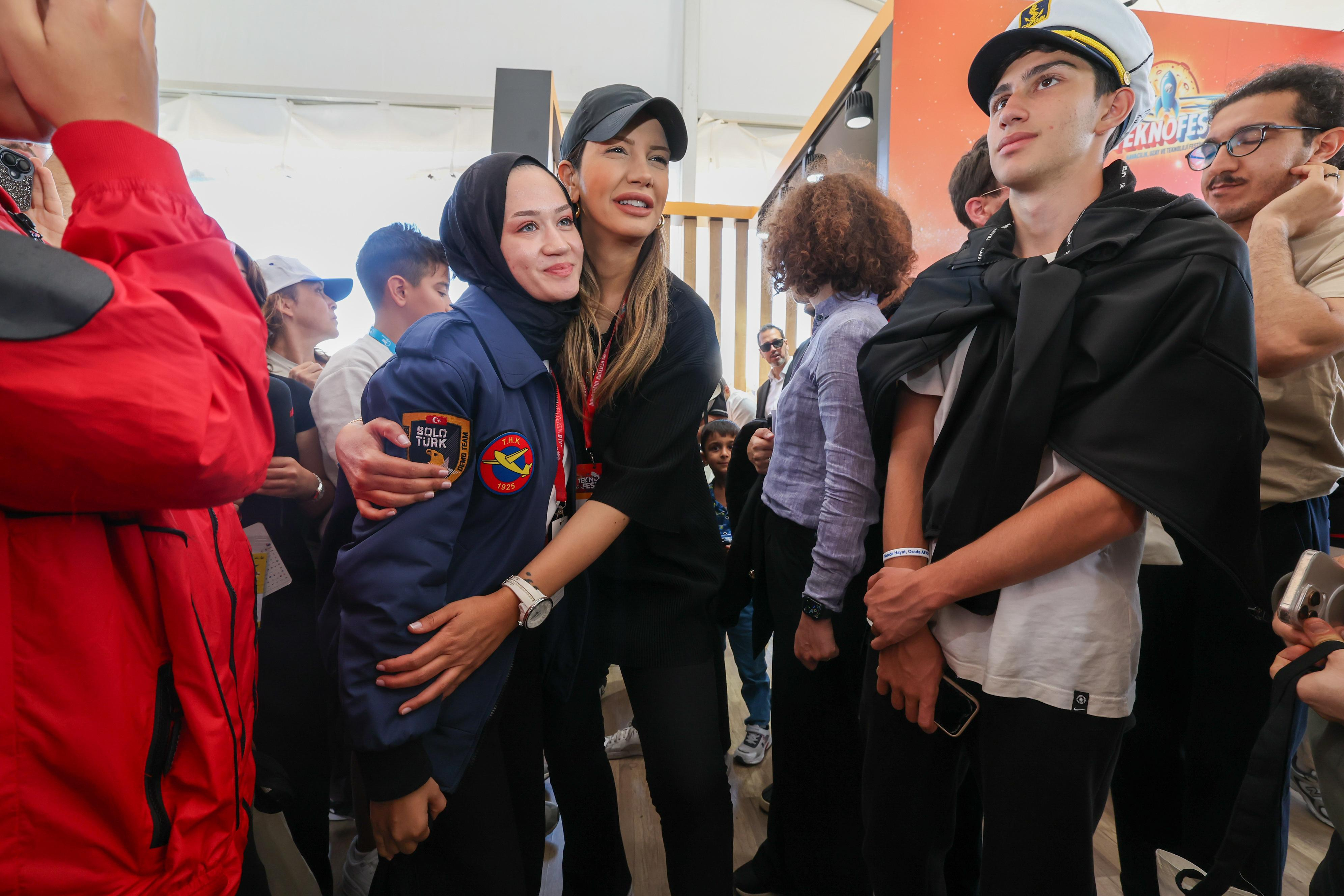 TEKNOFEST'te Demirören Medya standına yoğun ilgi!