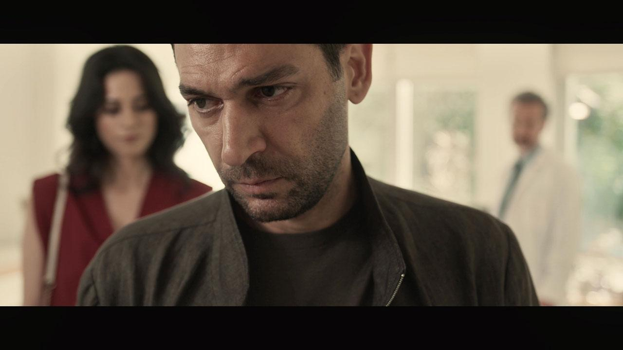 Serhat aldatıldığından emin oluyor!